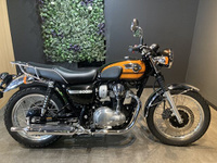 Ｗ８００