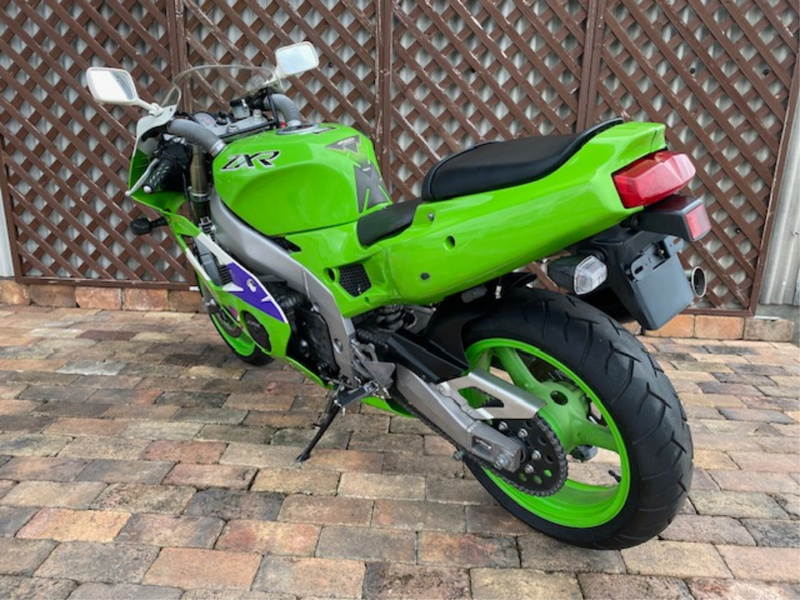 みどりページ カワサキ ZXR400レストアベース車！EG始動OK！純正FCR