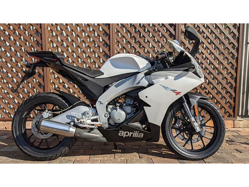 アプリリア アプリリア ｒｓ４ ５０ 9579 中古バイク 新車の事ならバイクの窓口