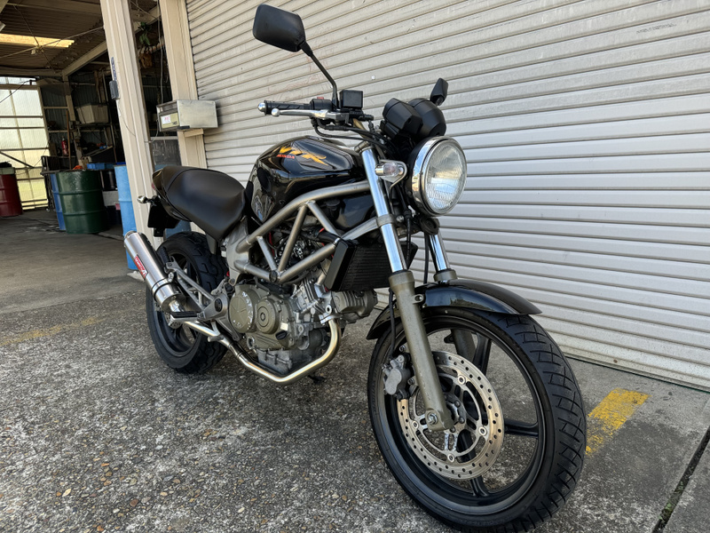 ホンダ　VTR250 黒　配送可能　支払いは現金or振り込みも可能 ホンダ VTR250 配送可能 支払いは現金or振り込みも可能 【公式通販】