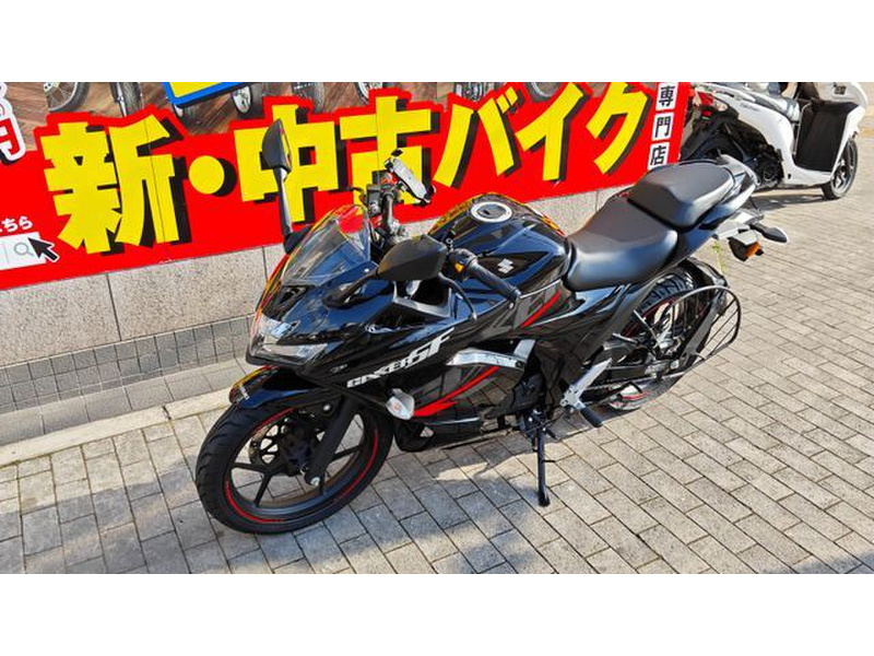 SUZUKI ジクサー150 黒/赤 エンジン始動動画 自賠責保険で乗れます 半額配送キャンペーン 現状渡し諸経費￥0- 横浜 P-Yard 満タン700km越えの燃費お化け！ スズキ「ジクサー150」のニューカラー