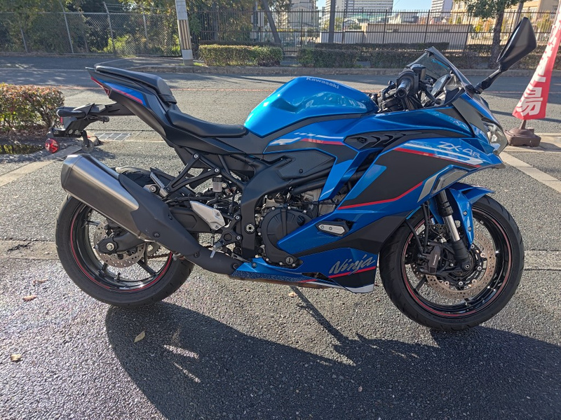 カワサキ Ninja ZX－4R SE ETC2．0 USB電源搭載
