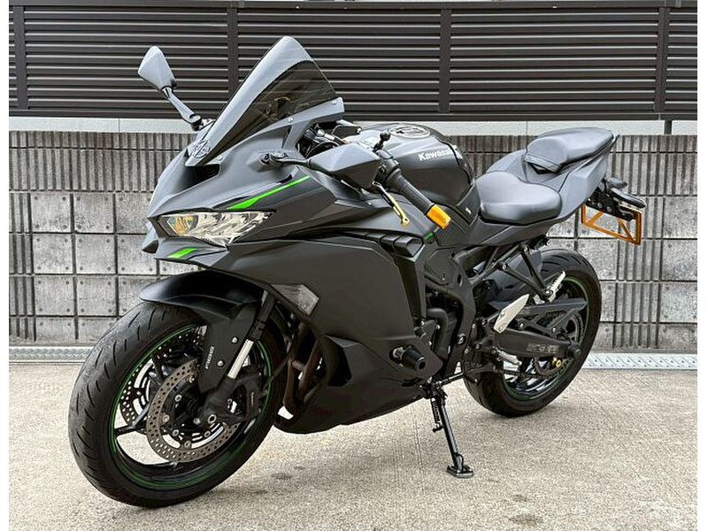 asika　4口 Akrapovic Racing Exhaust System ZX-4R/RR - Bournemouth Kawasaki