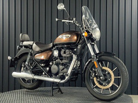 Ｒエンフィールド　Ｍｅｔｅｏｒ３５０　スーパーノヴァ