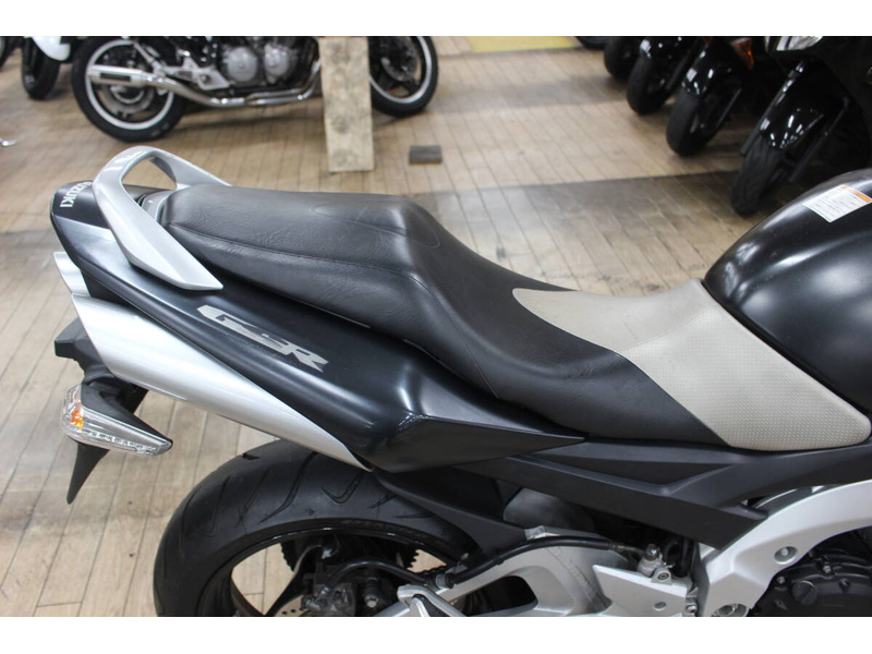 スズキ GSR400 (1055846) | 中古バイク・新車の事ならバイクの窓口