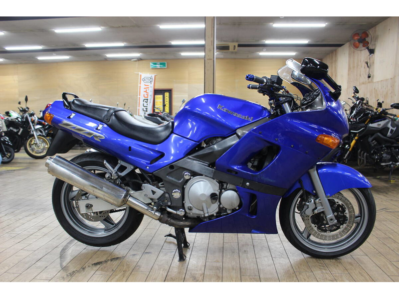 カワサキ ZZR400 (1104542) | 中古バイク・新車の事なら カワサキ ZZR400 (1104542) | 中古バイク・新車の事なら
