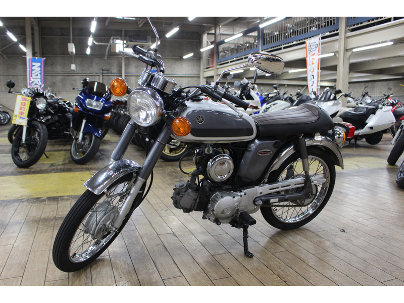 決まりました YB-1 four エンジン実動 リアパンクしています 【YAMAHA YB-1