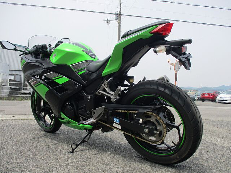 ニンジャ250 走行1万キロ以下H25年式新古車？！