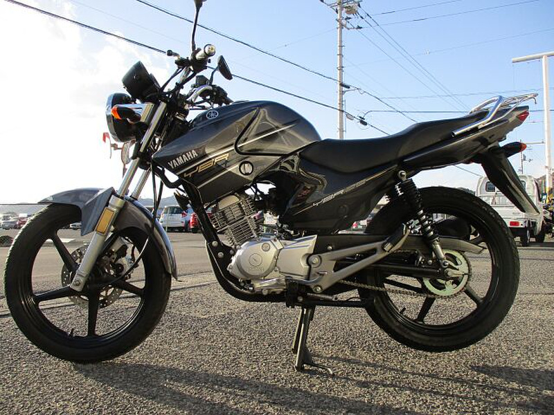 ヤマハYBR125 新車 未登録 未走行
