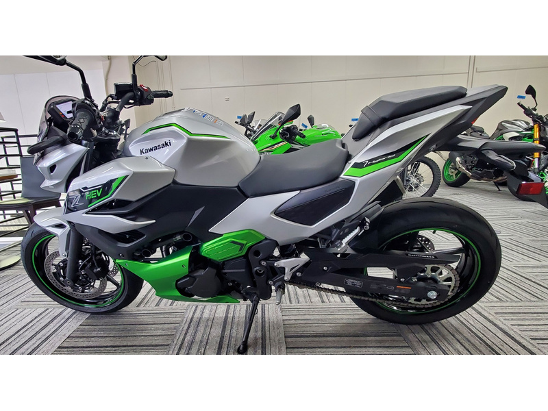 カワサキ Z7 Hybrid (1189270) | 中古バイク・新車の事なら