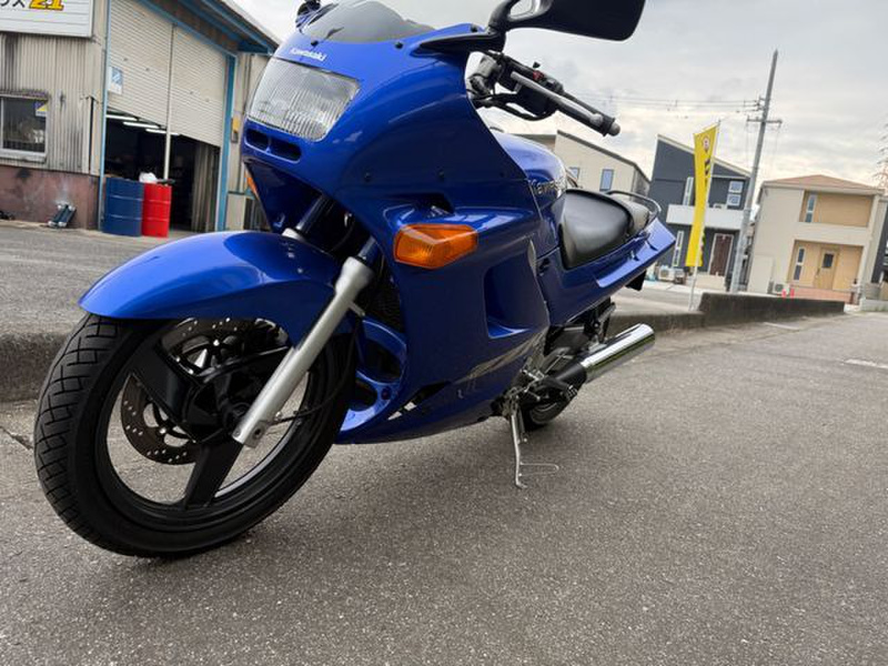 カワサキ ZZR250 (1239348) | 中古バイク・新車の事ならバイクの窓口