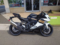 Ｎｉｎｊａ　ＺＸ－４Ｒ　ＳＥ