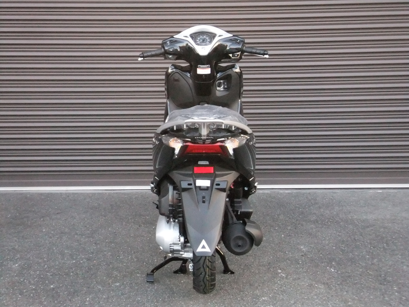 ホンダ リード125 2025年モデル ポセイドンブラック