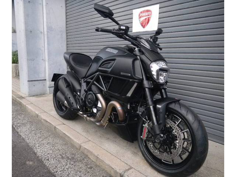 ドゥカティ ｄｉａｖｅｌ ｄａｒｋ 中古バイク 新車の事ならバイクの窓口