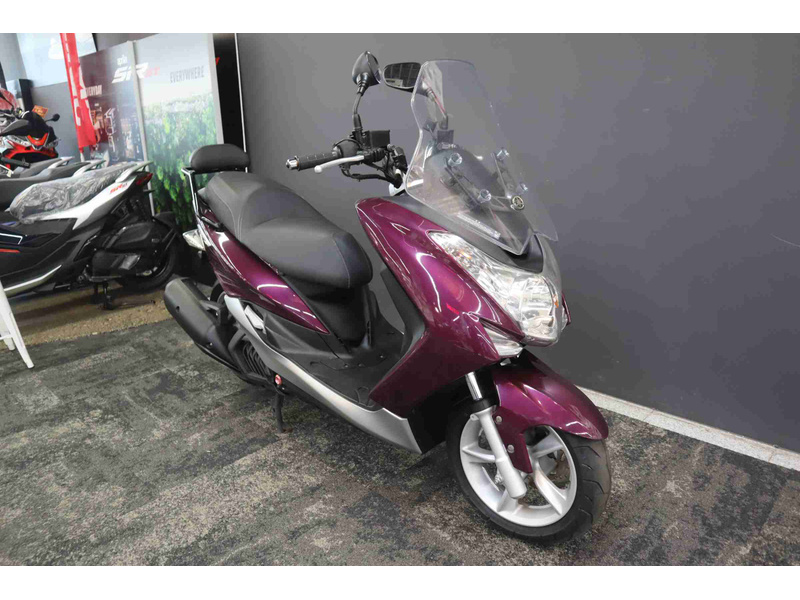 マジェスティS　155　走行24900km　(No.2213) LEDヘッドランプ、DC電源ジャックなど装備を充実 155cm3スクーター