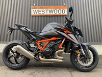 ＫＴＭ１３９０ＳＵＰＥＲ　ＤＵＫＥ　Ｒ　ＥＶＯ