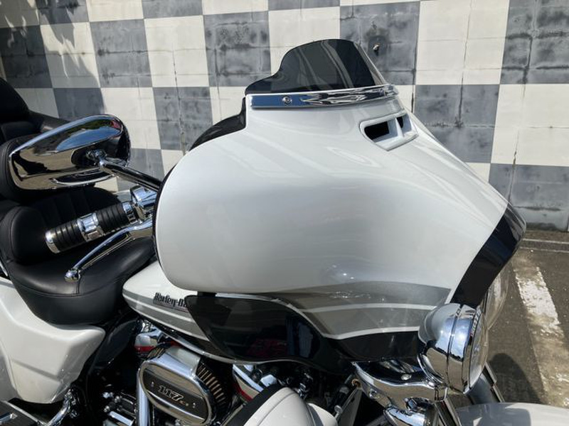 ハーレー ハーレーFLHTCUTGSE TRI GLIDE (1233226