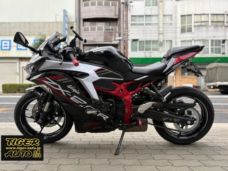 逸品】 KAWASAKI Ninja ZX-25R LIME GREEN×EBONY｜AOSHIMA