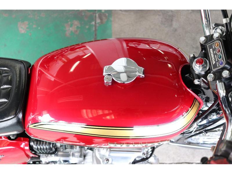 CB750four シート　中古　赤スポ 絶版フラッグシップの誘惑 ～ホンダCB750Kシリーズ1969-1978