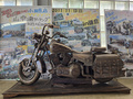 店内の木製バイクのオブジェもあります。ご来店の際はどこにあるか探してみて下さい♪